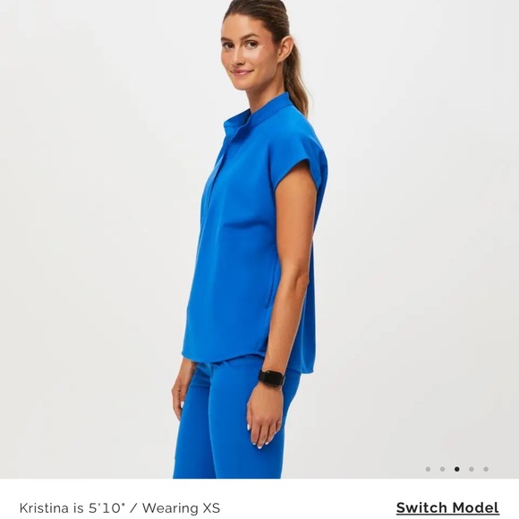 FIGS Rafaela Oversized Scrub Top. - Picture 4 of 4